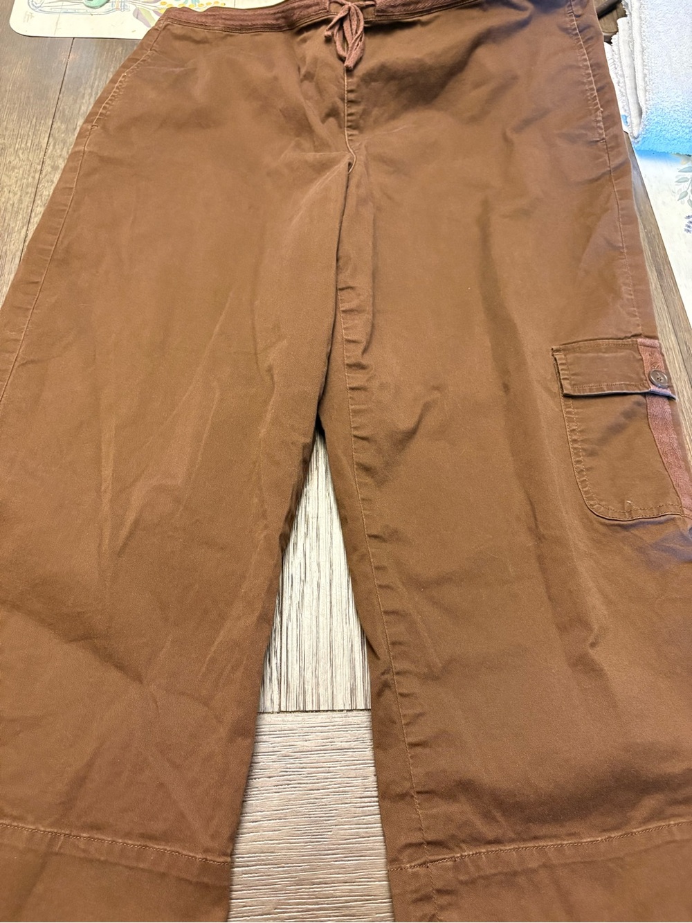 Coldwater Creek Women’s Cargo Capris in Brown